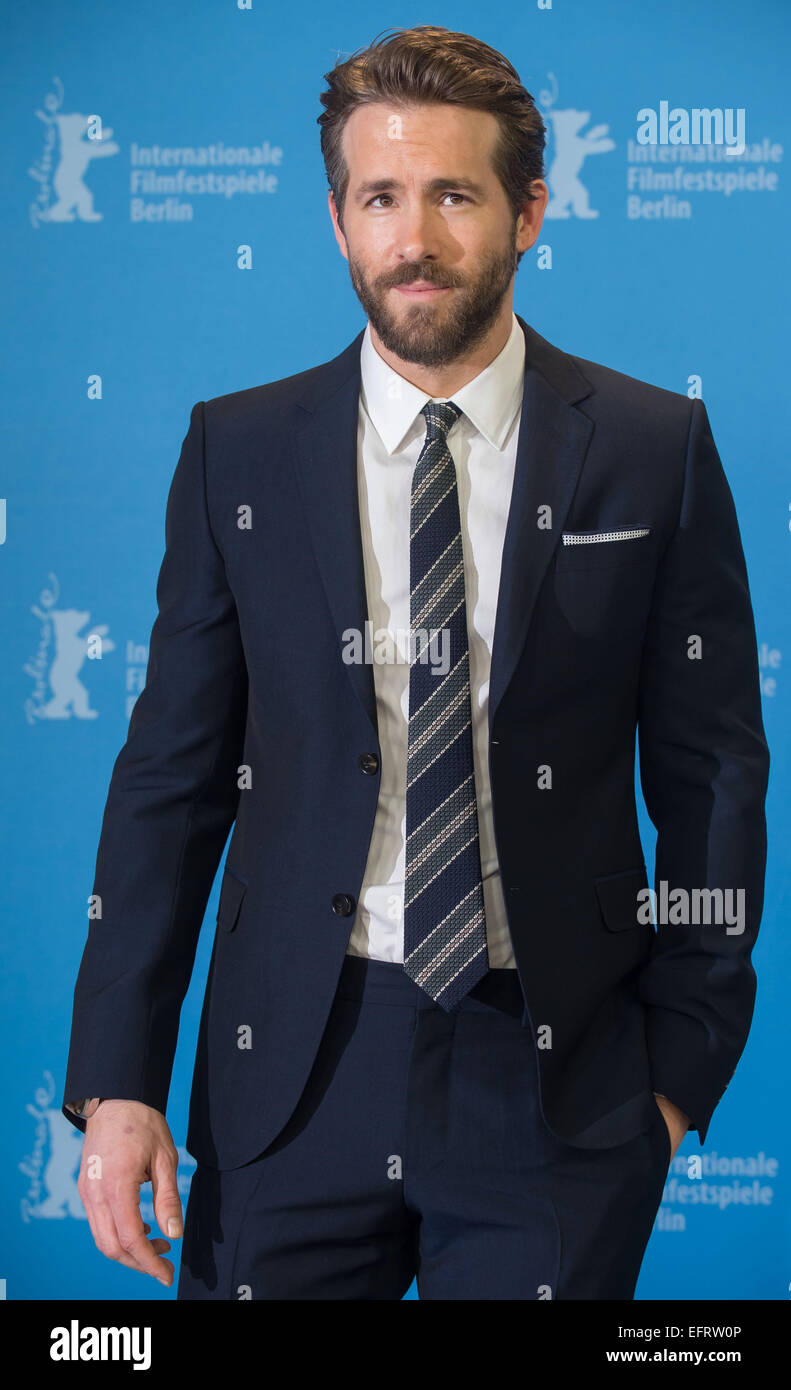 Tualetdagi lezbiyanlarning XXX videosi Dostlar ayol bilan anal jinsiy aloqada bolishadi