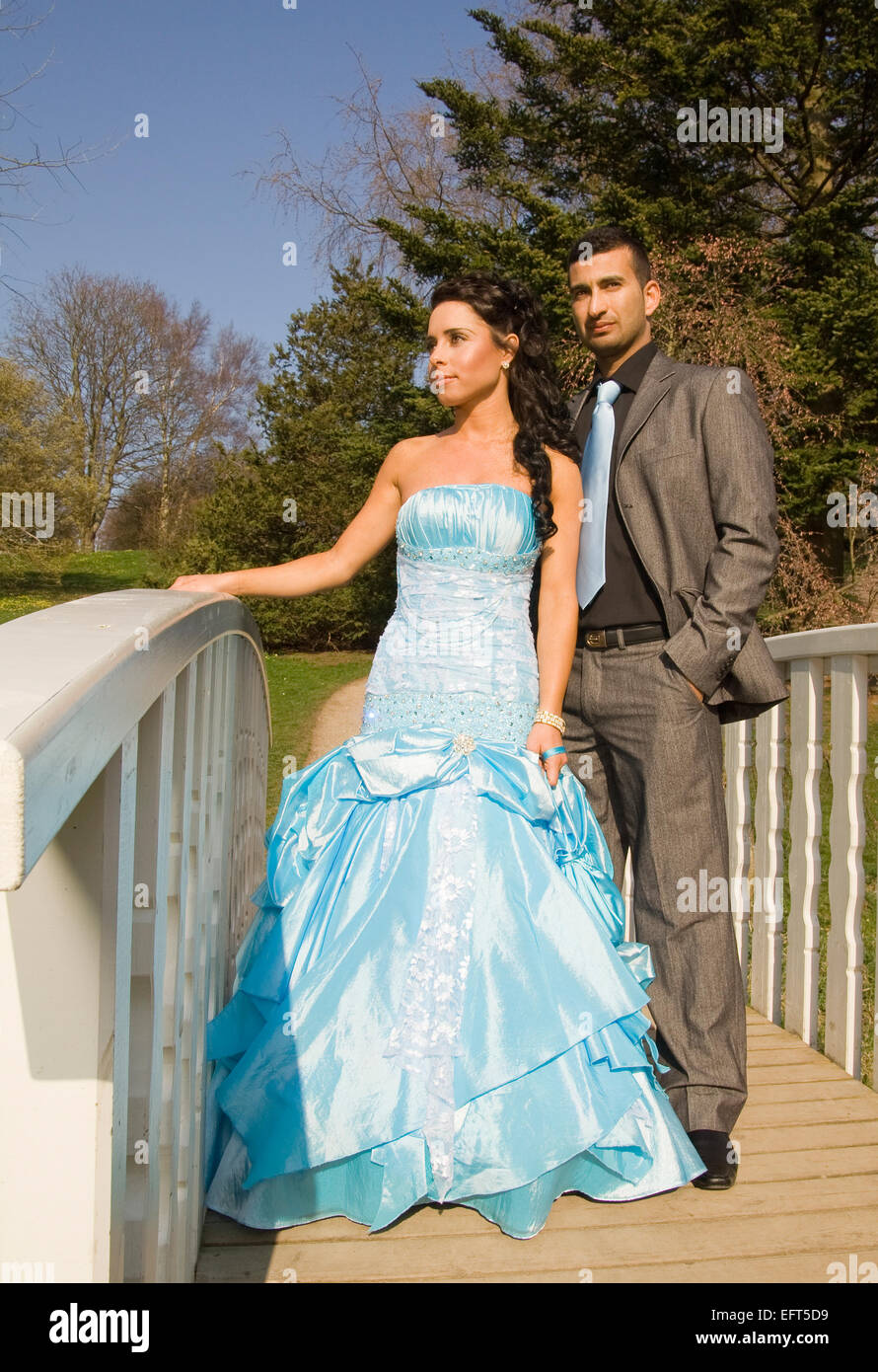 couple ethnic wear