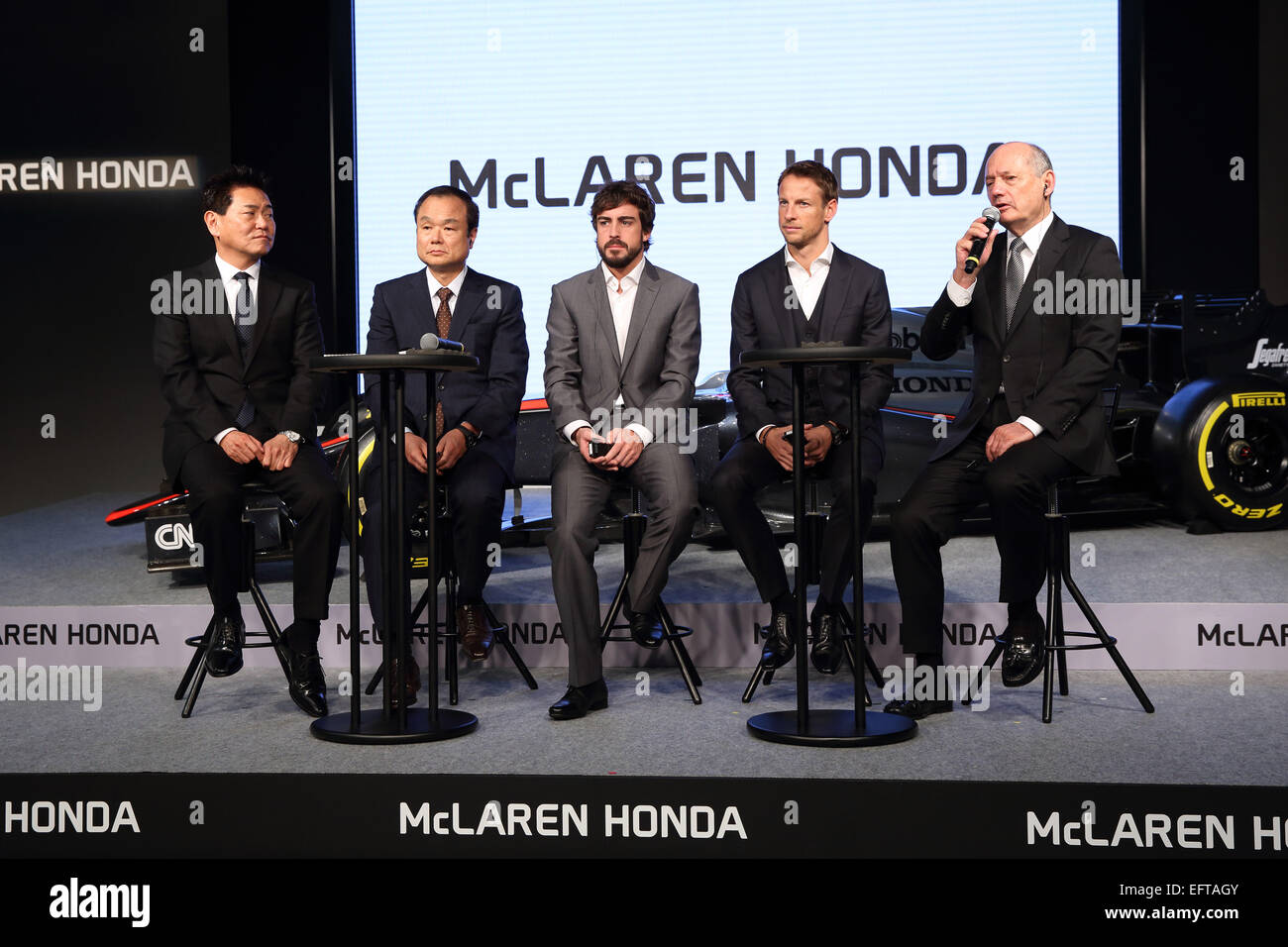 Tokyo, Japan. 10th Feb, 2015. (L-R) Yasuhisa Arai, Takanobu Ito (Honda), Fernando Alonso, Jenson Button, Ron Dennis (McLaren) F1 : (L-R) Honda R&D Co., Ltd. Senior Managing Officer, Chief Officer of Motor Sport Yasuhisa Arai, Honda Motor Co., Ltd. President, Chief Executive Officer and Representative Director Takanobu Ito, McLaren-Honda driver Fernando Alonso, McLaren-Honda driver Jenson Button, and McLaren Technology Group Chairman and Chief Executive Officer Ron Dennis attend a press conference at the Honda Motor Co. headquarters in Tokyo, Japan . (Photo by Hideki Yoshihara/Aflo Dite) Stock Photo