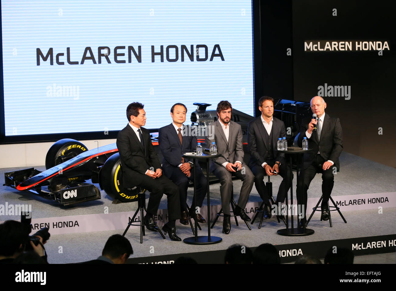 Tokyo, Japan. 10th Feb, 2015. (L-R) Yasuhisa Arai, Takanobu Ito (Honda), Fernando Alonso, Jenson Button, Ron Dennis (McLaren) F1 : (L-R) Honda R&D Co., Ltd. Senior Managing Officer, Chief Officer of Motor Sport Yasuhisa Arai, Honda Motor Co., Ltd. President, Chief Executive Officer and Representative Director Takanobu Ito, McLaren-Honda driver Fernando Alonso, McLaren-Honda driver Jenson Button, and McLaren Technology Group Chairman and Chief Executive Officer Ron Dennis attend a press conference at the Honda Motor Co. headquarters in Tokyo, Japan . Credit:  Yohei Osada/AFLO SPORT/Alamy Live N Stock Photo