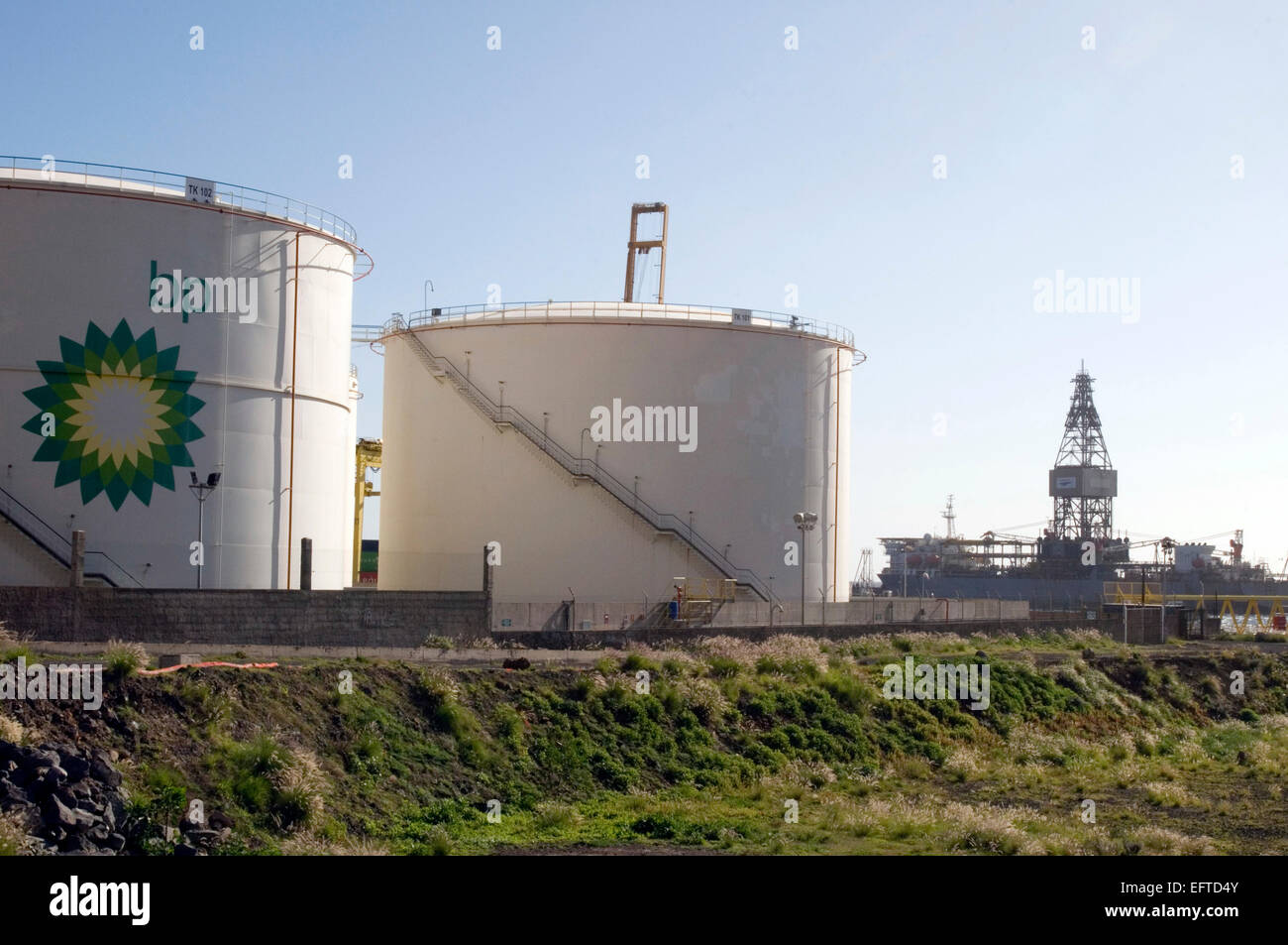 bp oil storage tank tanks British petroleum Stock Photo Alamy