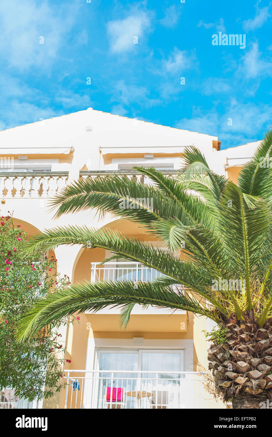Image showcasing Tropical luxury home hi-res stock photography and images - Alamy