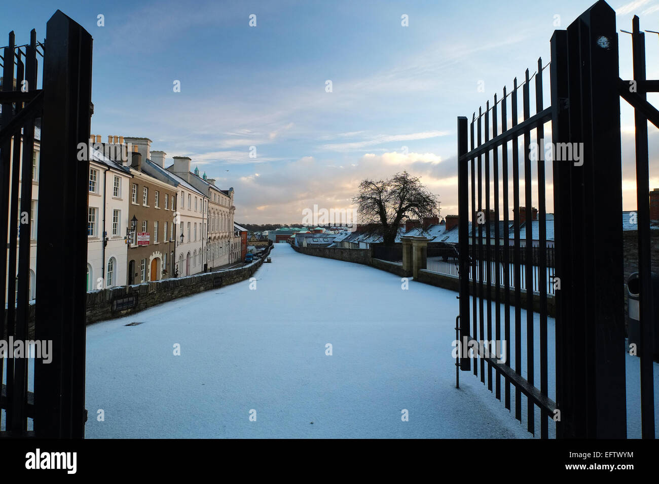 Derry city walls Stock Photo - Alamy