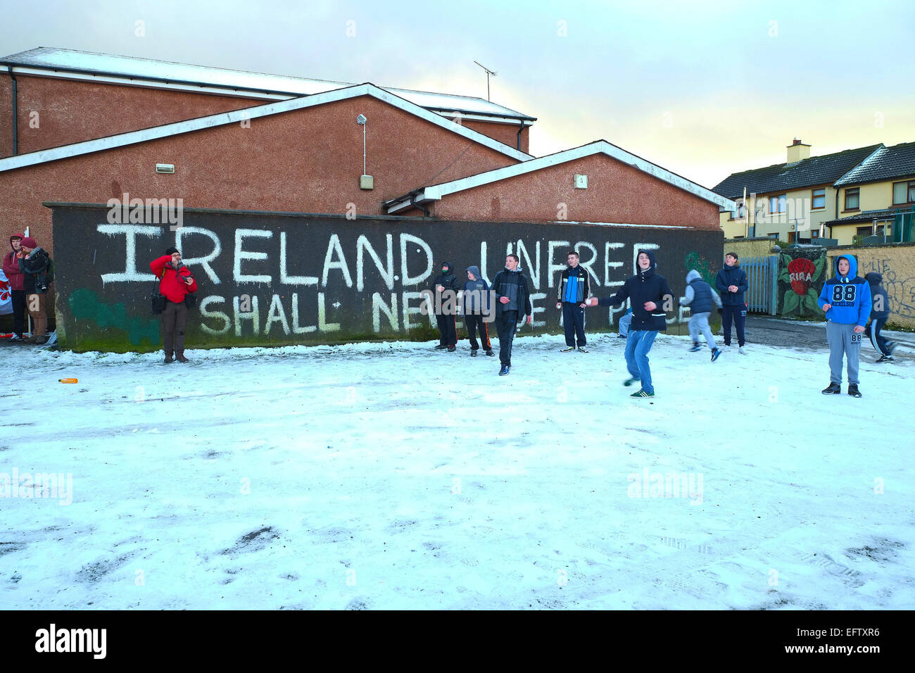 Mural Creggan Derry Northern Ireland Stock Photo Alamy