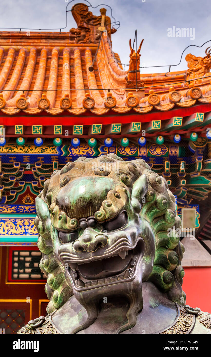 Bronze chinese dragon statue hires stock photography and images Alamy