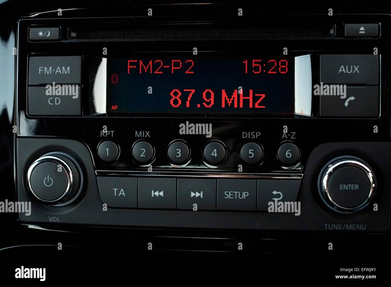 Nissan Juke Car radio showing button control detail Stock Photo - Alamy