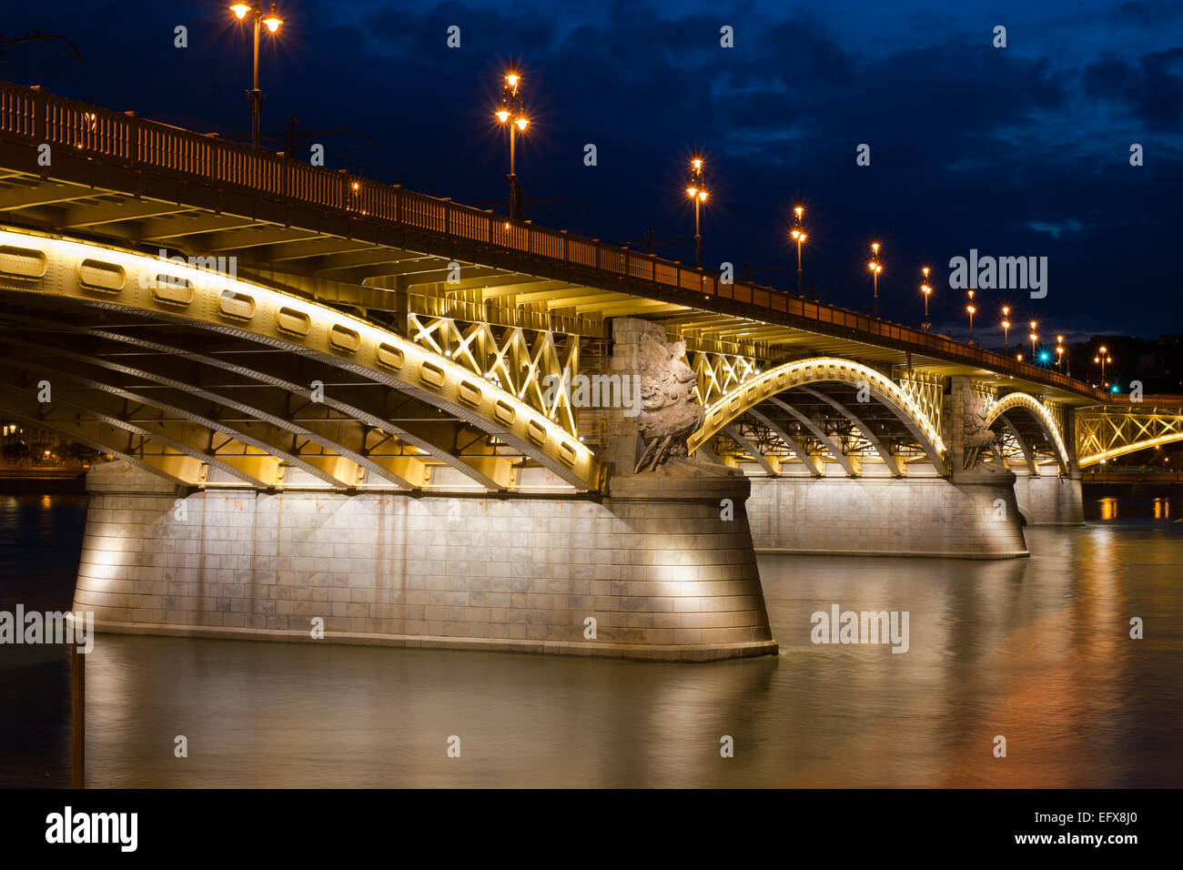 Margaret bridge across river hi-res stock photography and images - Alamy