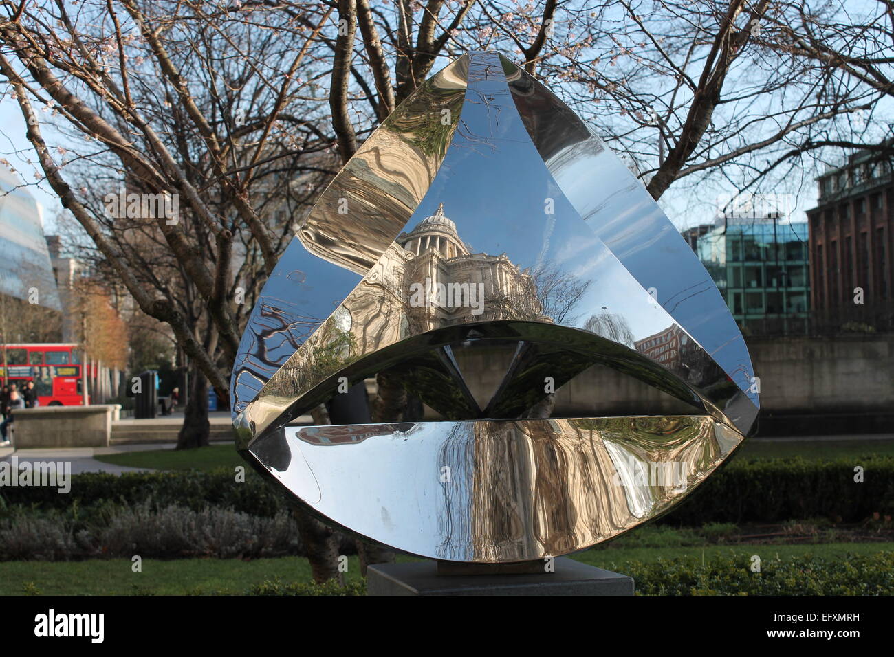 St Paul's Cathedral Reflection in Mirror Sculpture, London, UK Stock