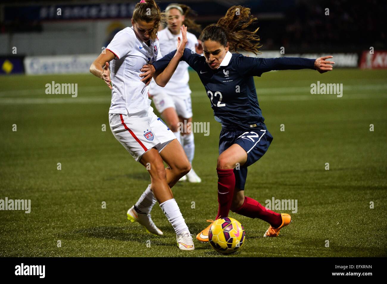 Tobin HEATH/Amel MAJRI - 08.02.2015 - Football feminin - France/Etats Unis  - match amical -Lorient.Photo : Winterpress/Icon Sport Stock Photo - Alamy