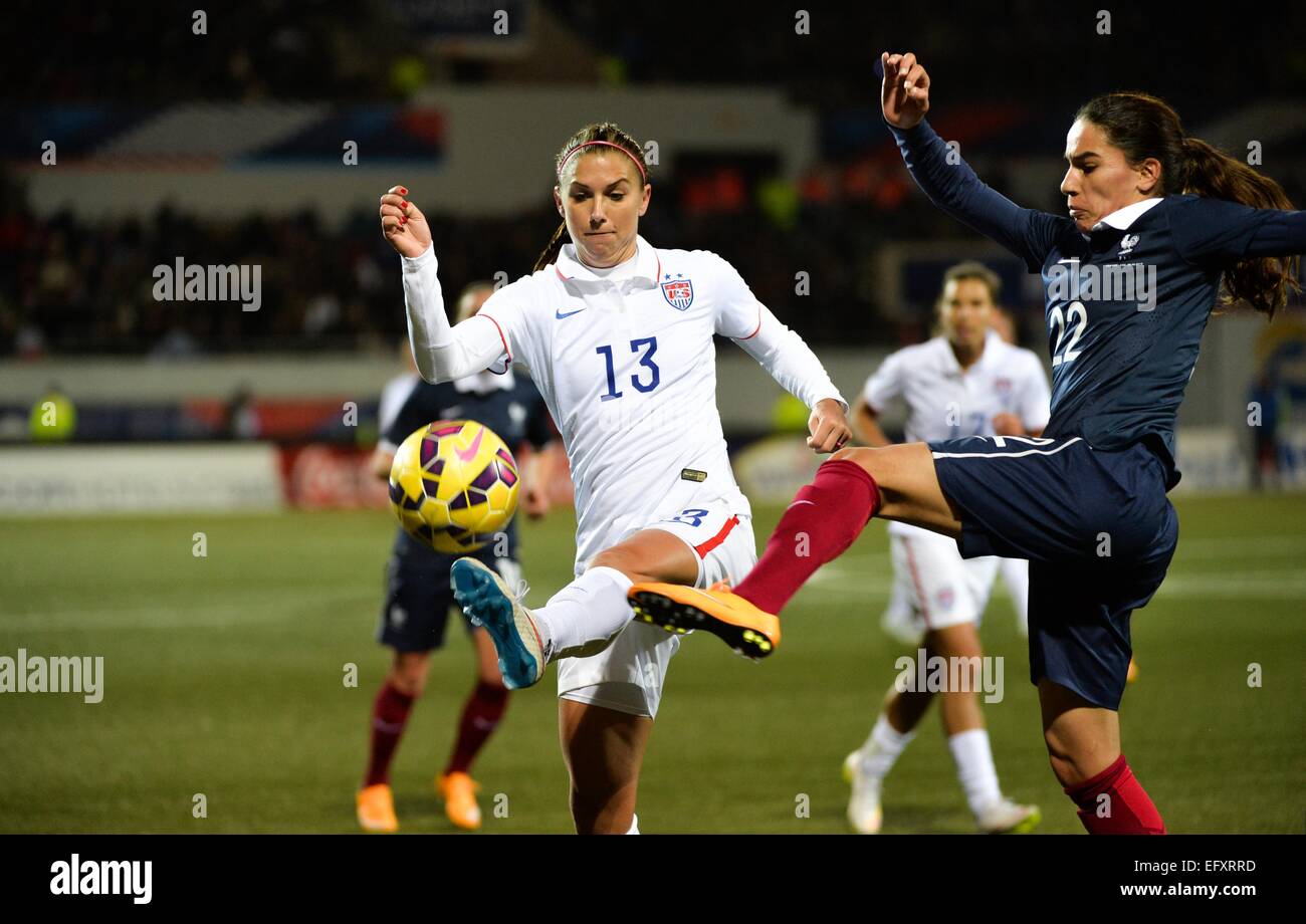 Alex MORGAN/Amel MAJRI - 08.02.2015 - Football feminin - France/Etats Unis  - match amical -Lorient.Photo : Winterpress/Icon Sport Stock Photo - Alamy