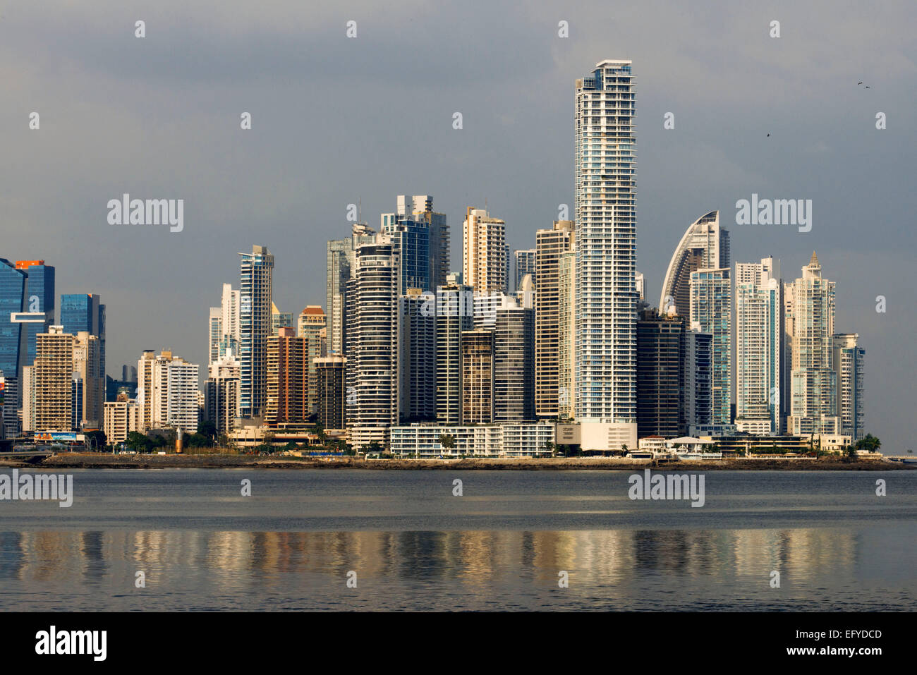 Skyline, Panama City, Panama, Central America. Cinta Costera Pacific Ocean Coastal Beltway Bahia de Panama linear park seawall s Stock Photo