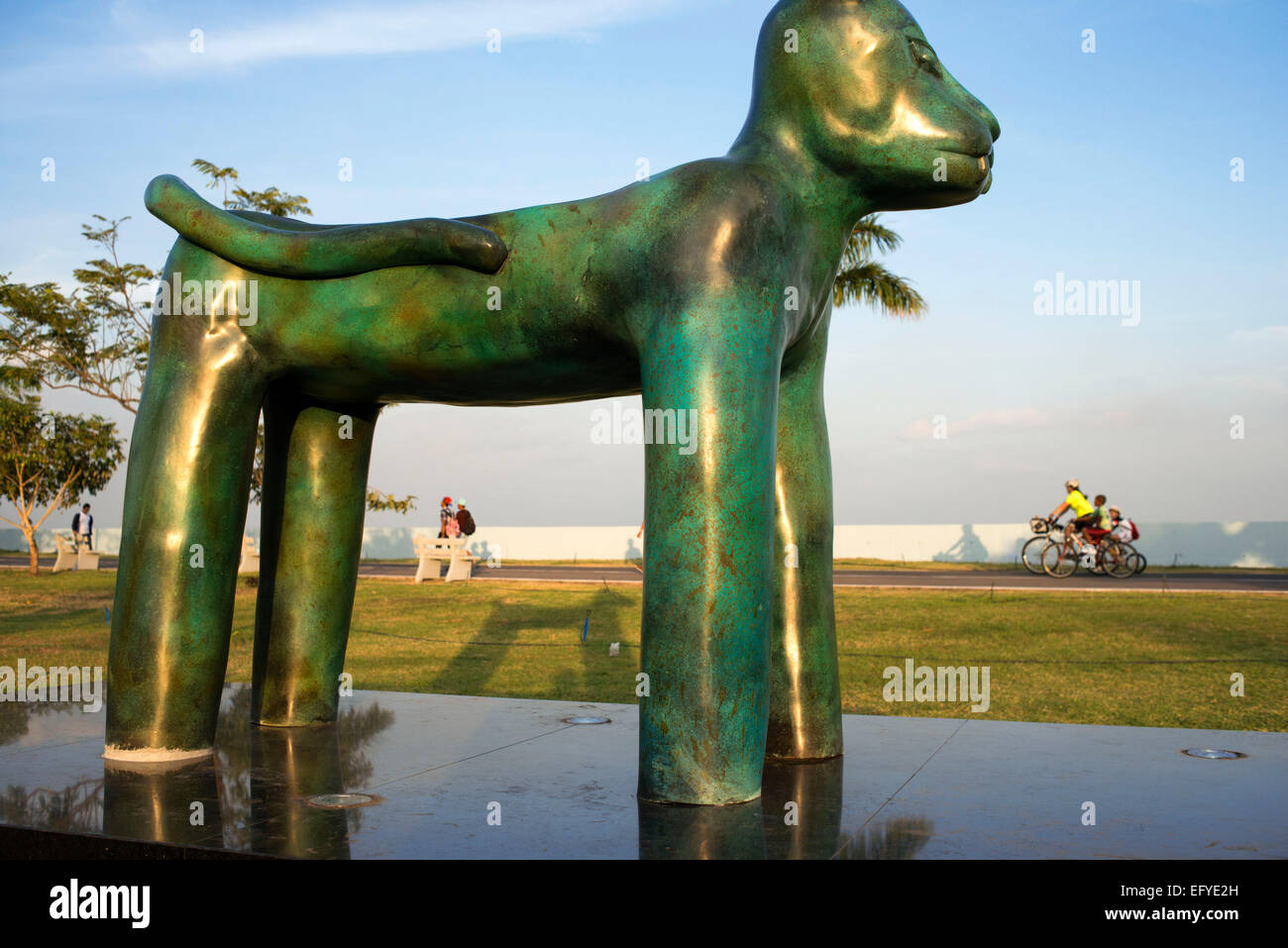 Sculpture of a panther at Green area in Cinta Costera Pacific Ocean Coastal Beltway Bahia de Panama linear park seawall skyline Stock Photo