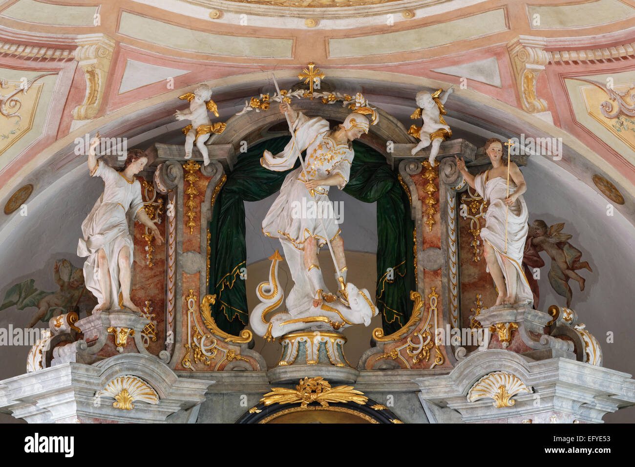 Heiliger Georg über Hochaltar der Pfarrkirche St. Georg, Jois, Nordburgenland, Burgenland, Österreich Stock Photo