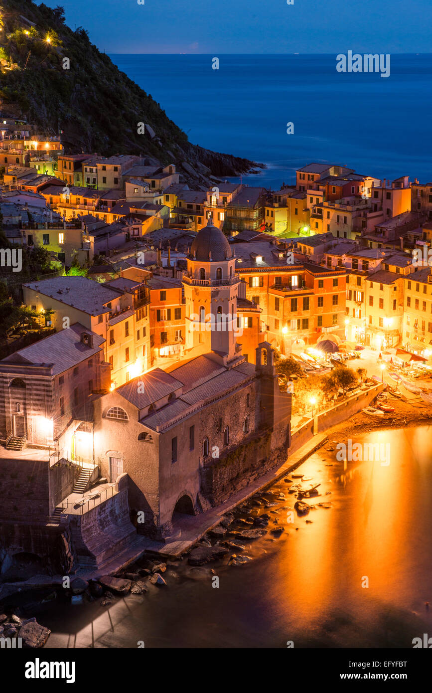 Evening mood, fishing viRMRMage, Vernazza, Cinque Terre, UNESCO WorRMd Heritage Site, ItaRMian Riviera, RMevante, RMiguria, ItaRMy Stock Photo