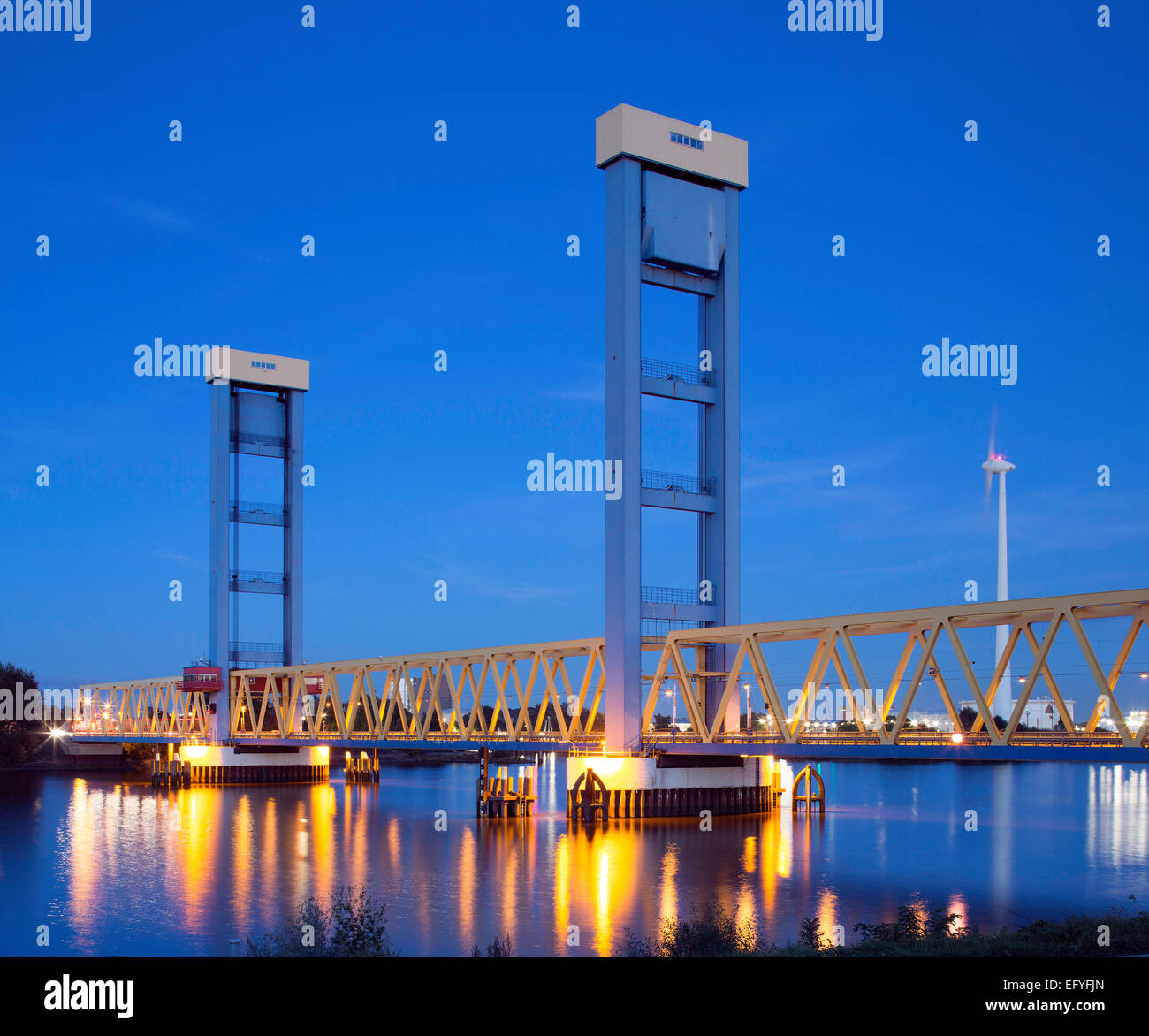 Kattwykbrücke verticaRM RMift bridge over the Southern ERMbe in Hamburg Harbour, Hamburg, Germany Stock Photo