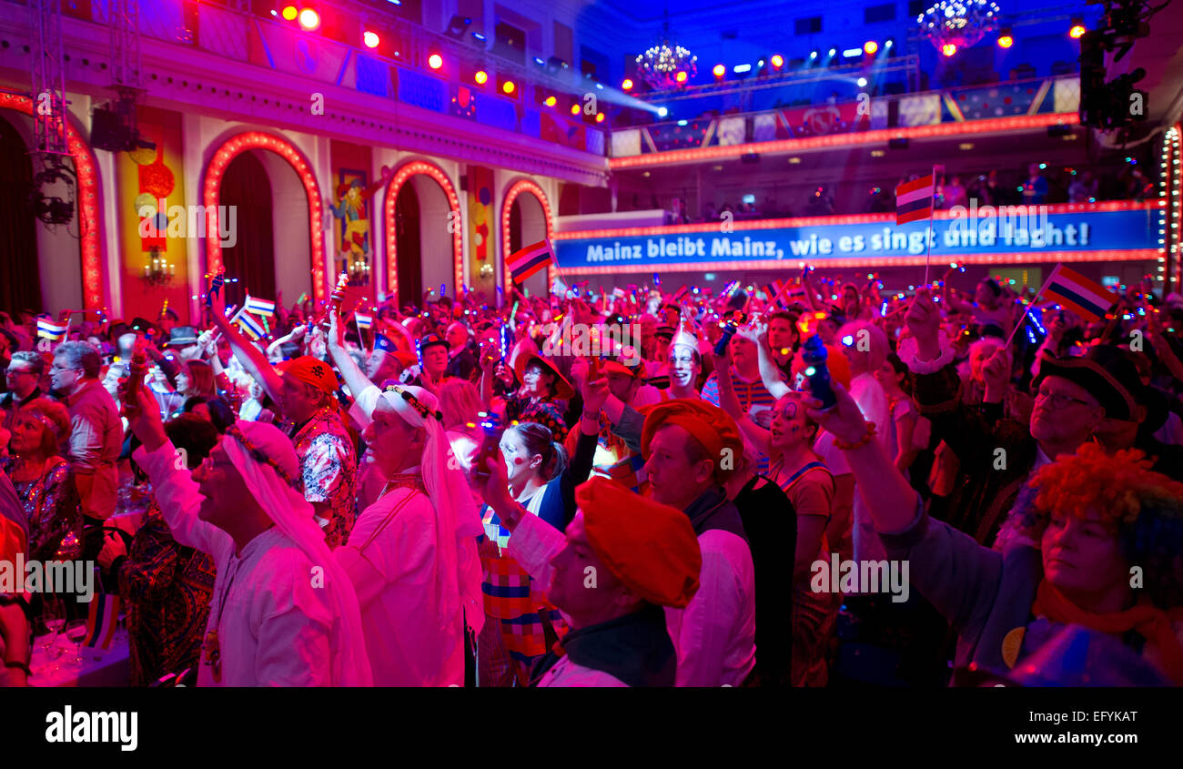 DAS ERWARTET EUCH BEI MAINZ BLEIBT MAINZ WIE ES SINGT UND LACHT visual data 4
