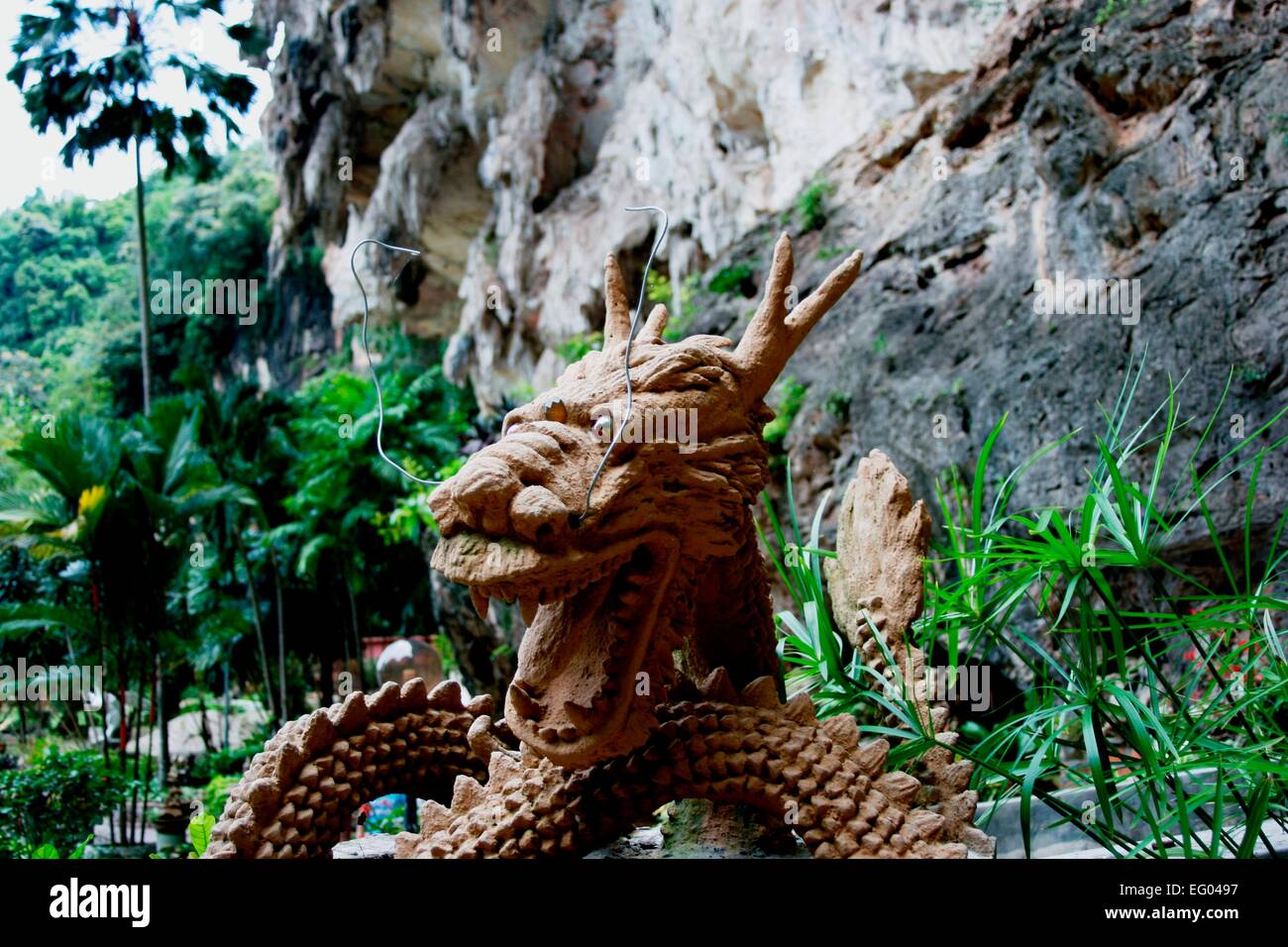 Stone statue dragon hires stock photography and images Alamy
