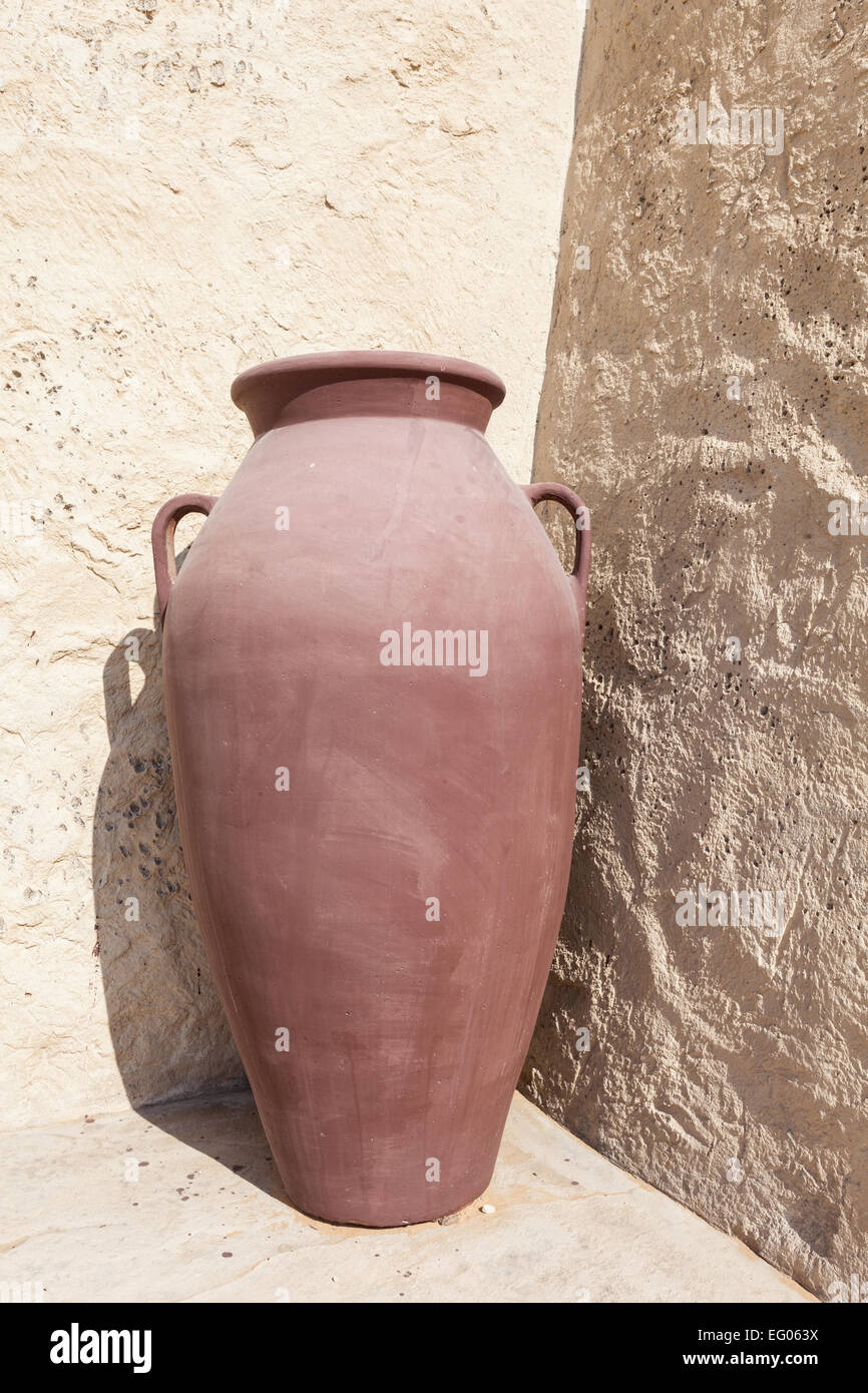 Antique arabian jar in Abu Dhabi, United Arab Emirates Stock Photo - Alamy