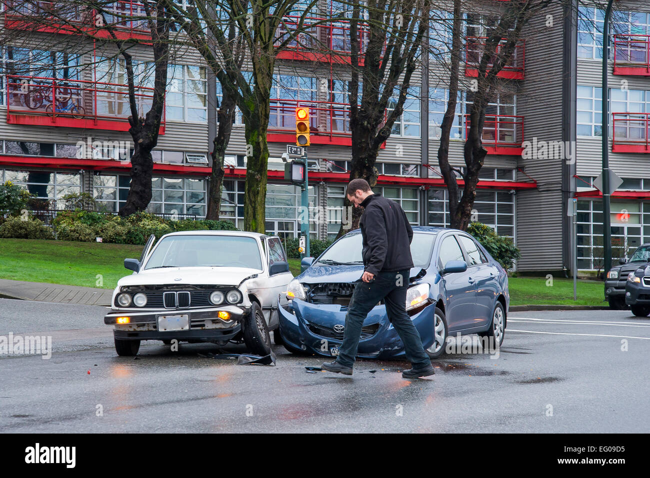 Car crash cars crash fender bender intersection traffic accident hires