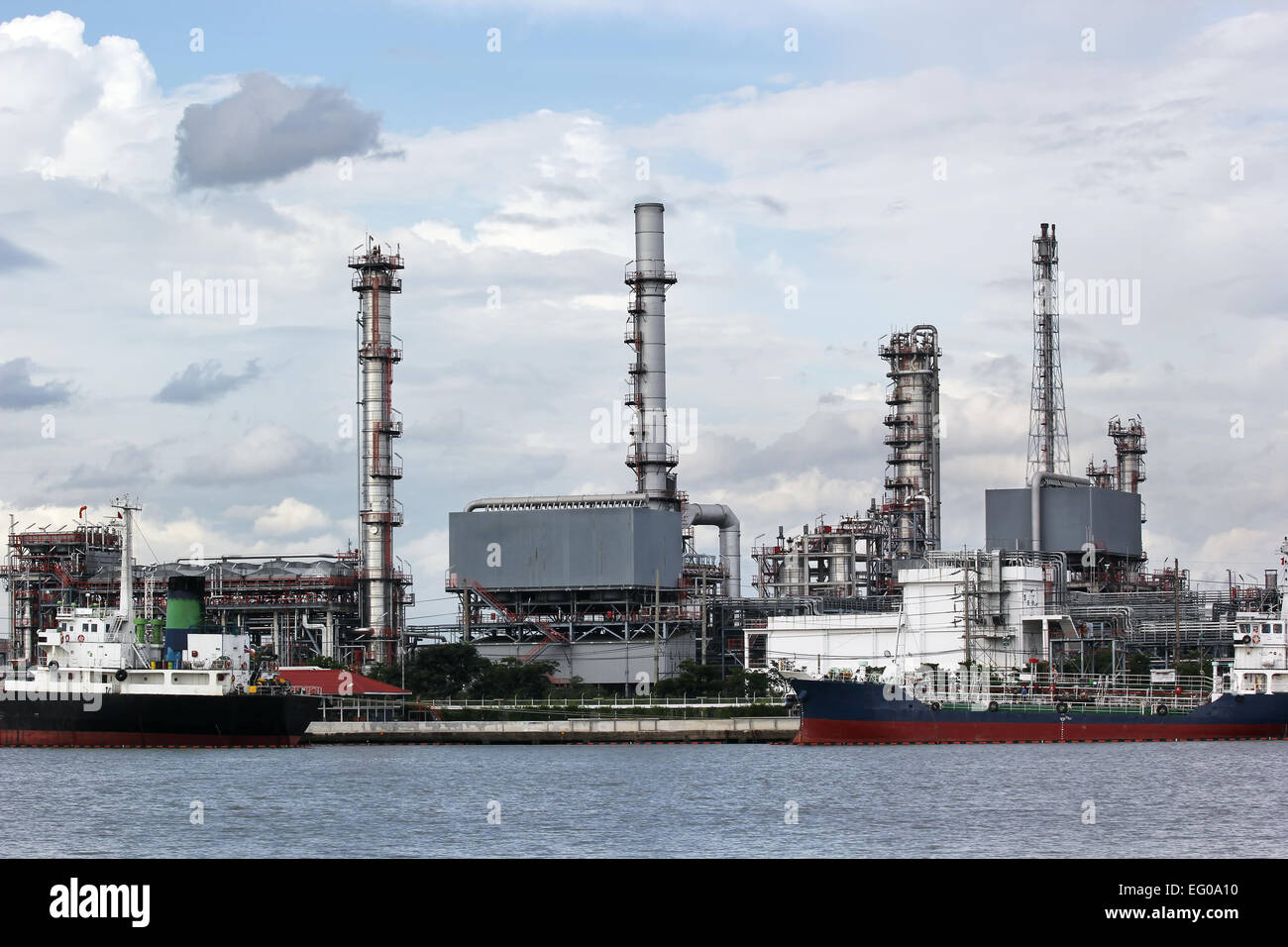 Oil refinery with beautiful sky Stock Photo - Alamy