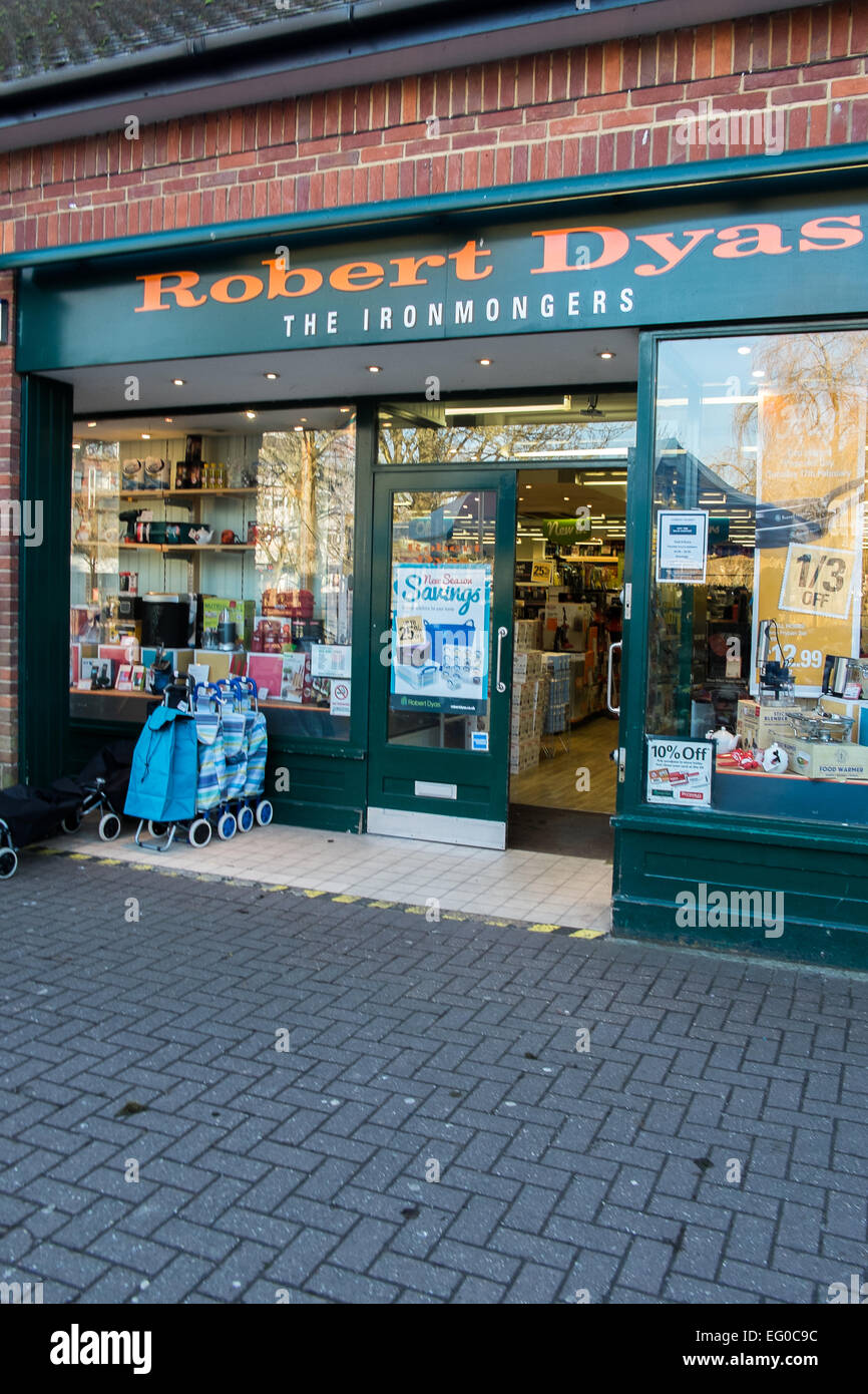 Robert dyas shop hires stock photography and images Alamy