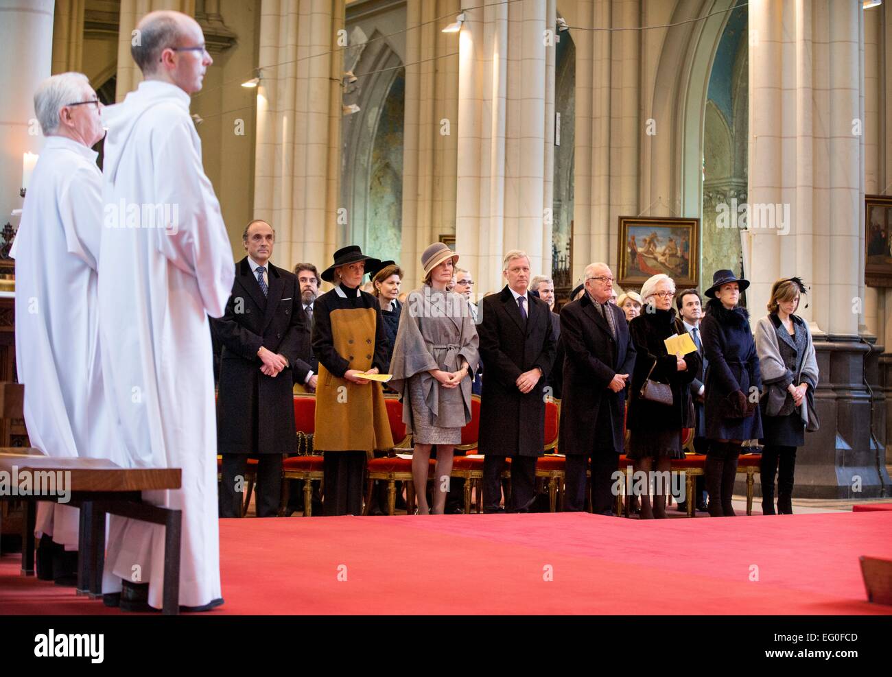 King Philippe, Queen Mathilde, King Albert, Queen Paola, Princess Astrid, Prince Lorenz, Princess Claire and Princess Esmeralda of Belgium at the mass to commemorate the deceased members of the Belgian Royal Family, at the cathedral in Laeken, Brussels, Belgium, 12 February. Photo: Patrick van Katwijk/ POINT DE VUE OUT - NO WIRE SERVICE - Stock Photo