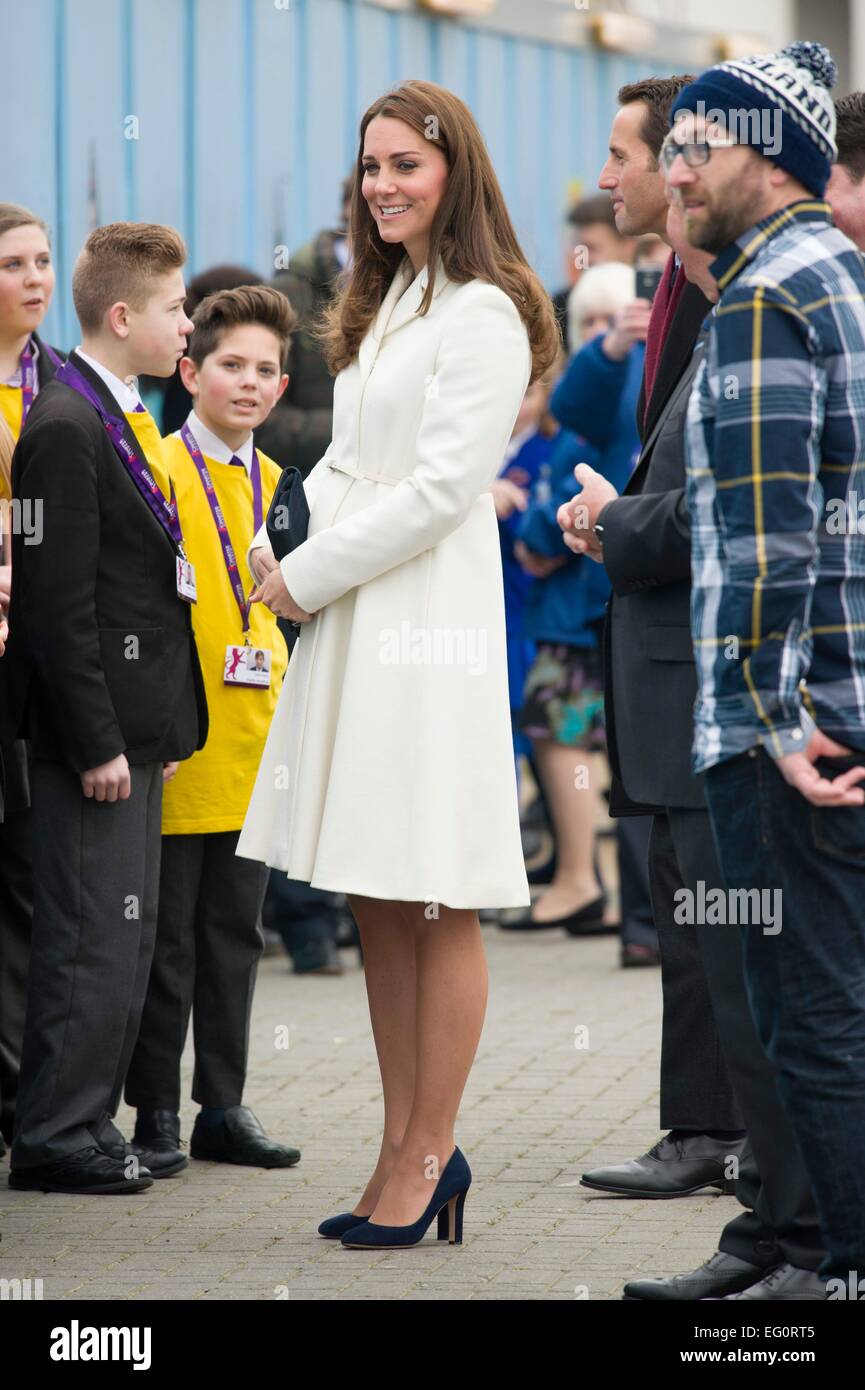 Portsmouth, UK. 12th Feb, 2015. Catherine, Duchess of Cambridge, visits an art project at the construction site of the new Ben Ainslie Racing headquarters and Visitor Centre on February 12, 2015 in Portsmouth, England. Photo: Patrick van Katwijk/ POINT DE VUE OUT - NO WIRE SERVICE -/dpa/Alamy Live News Stock Photo
