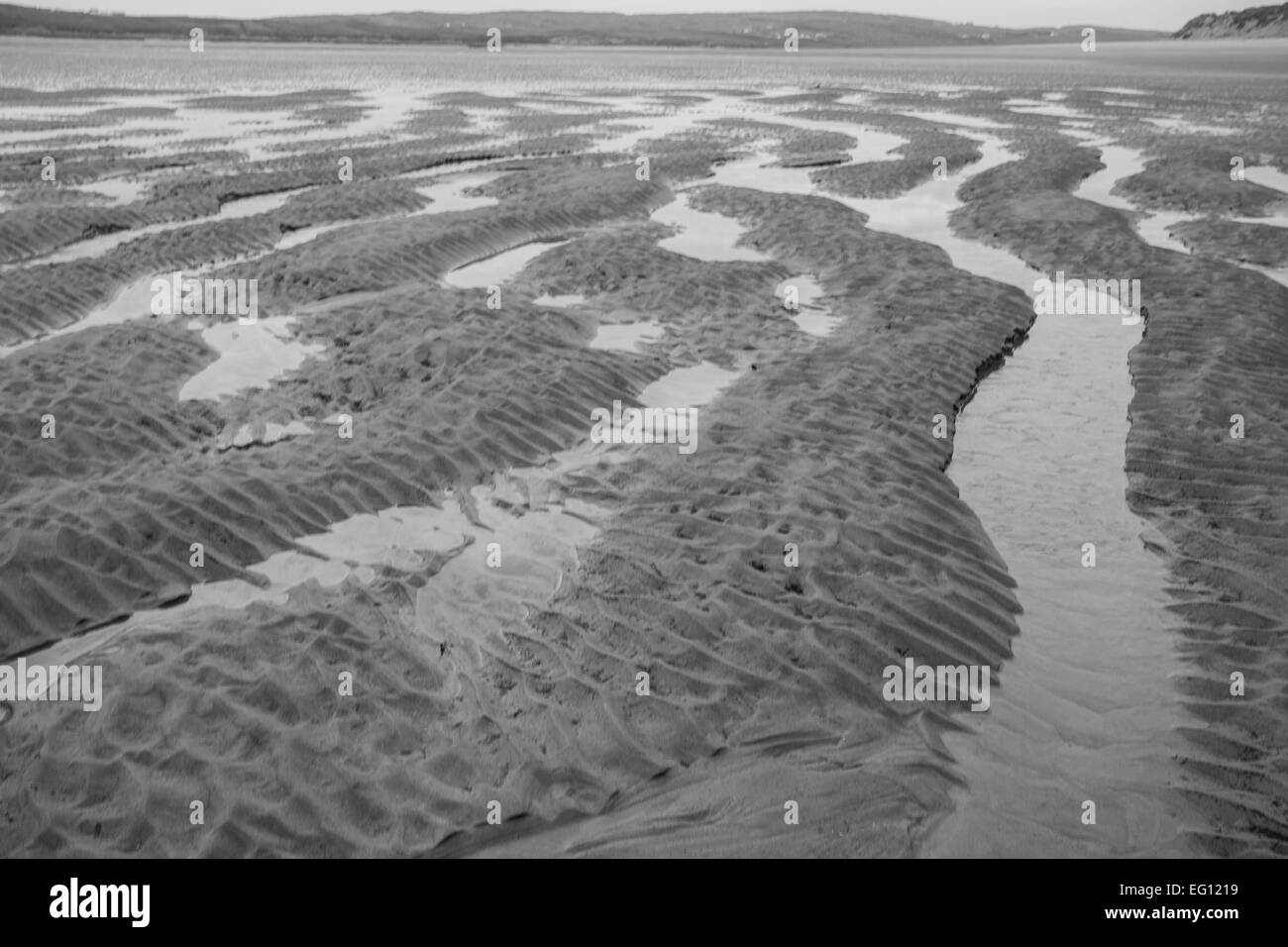 Sand ripples in black and white Stock Photo - Alamy