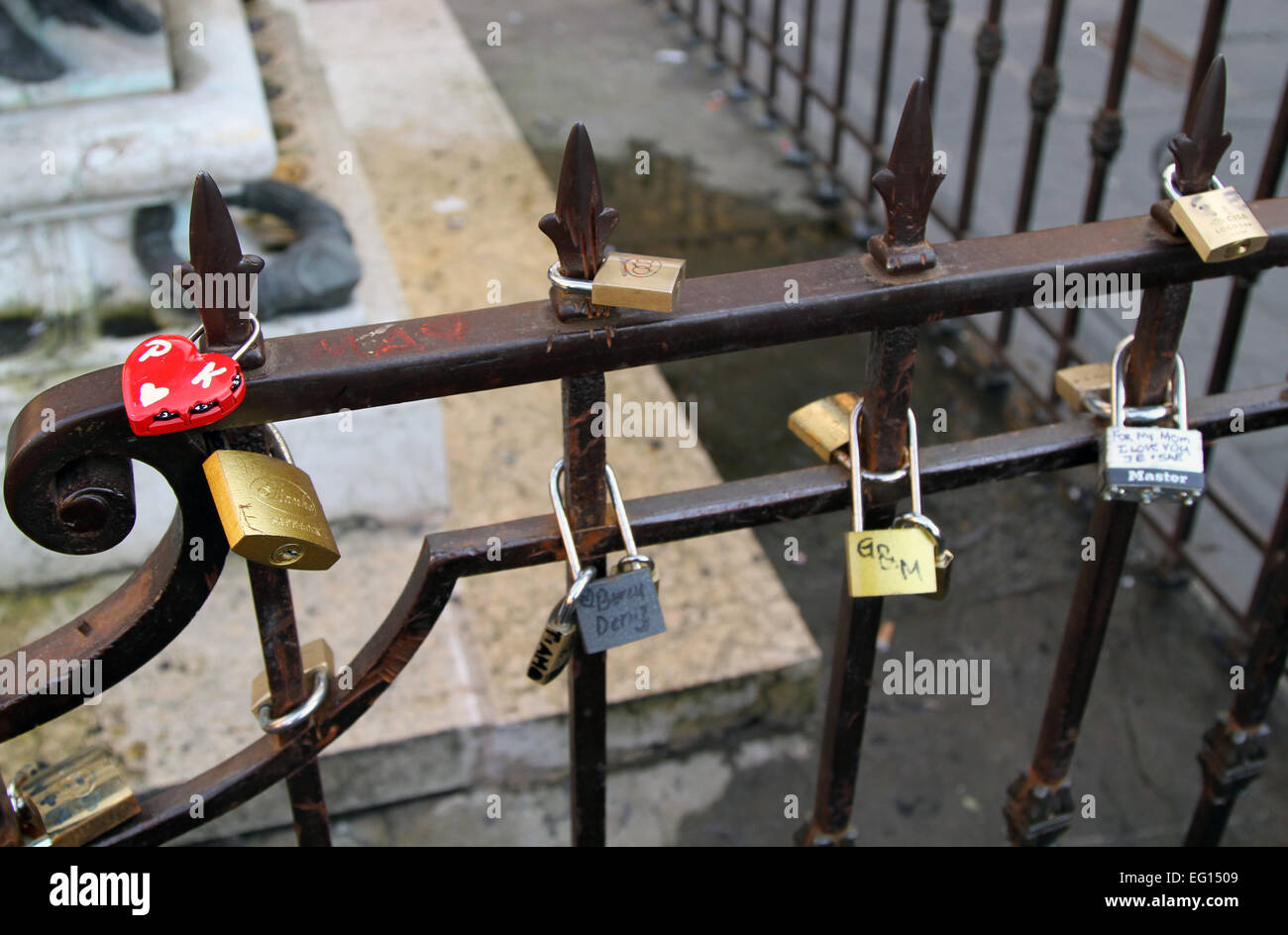 ITALY, Florence: Padlocks, so-called love locks attached on the ...
