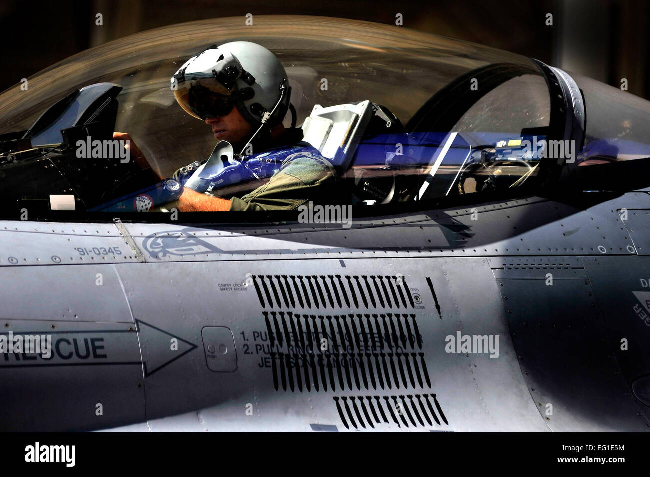 77th fs hi-res stock photography and images - Alamy