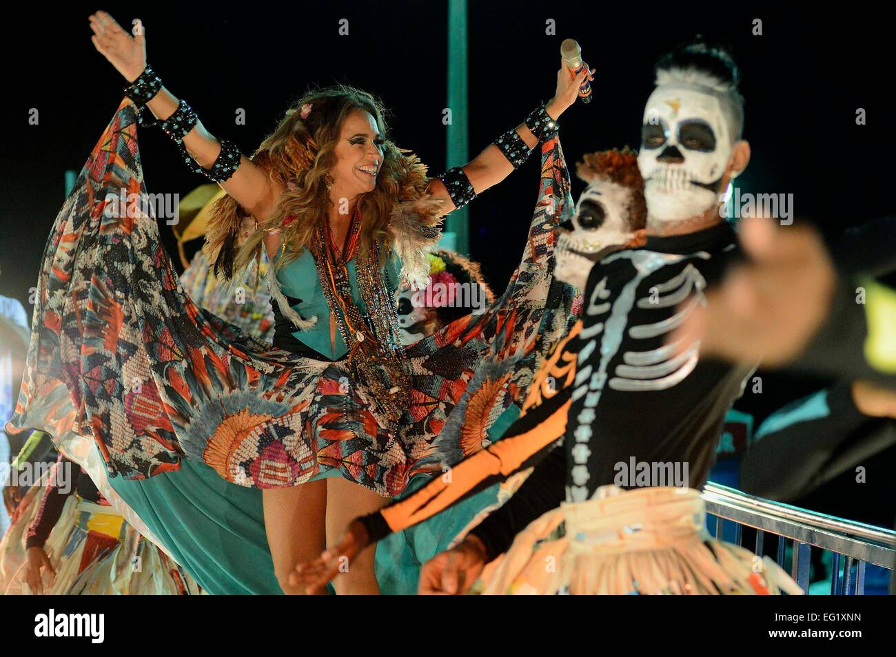 Rio De Janeiro, Brazil. 13th Feb, 2015. Singer Daniela Mercury takes part in the Carnival parade in Salvador, Bahia state, Brazil, on Feb. 13, 2015. © Inacio Teixeira/Coperphoto/Estadao Conteudo/AGENCIA ESTADO/Xinhua/Alamy Live News Stock Photo
