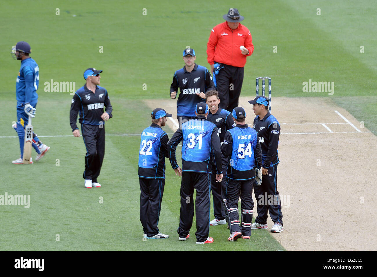 Christchurch, New Zealand. 14th Feb, 2015. Christchurch, New Zealand - February 14, 2015 - Trent Boult of New Zealand (M) and his teammates celebrating during the ICC Cricket World Cup Match between Sri Lanka and New Zealand at Hagley Oval on February 14, 2015 in Christchurch, New Zealand. © dpa/Alamy Live News Stock Photo
