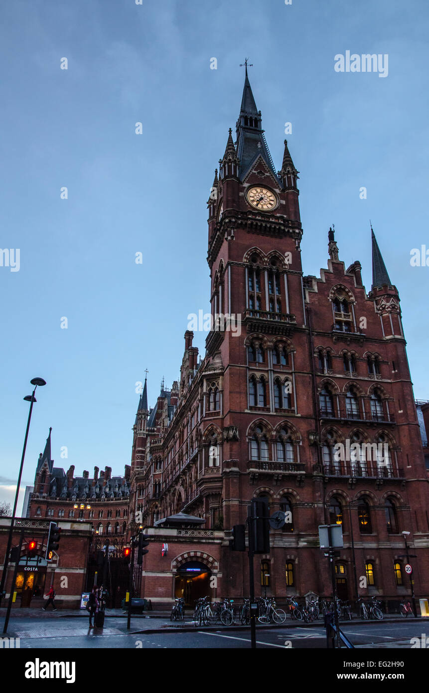 Midland Grand Hotel, St Pancras railway station, also known as London St Pancras and since 2007 as St Pancras International, is a central London stn Stock Photo
