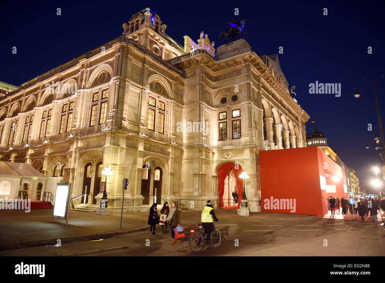 View of the Vienna state opera at the beginning of the Vienna Opera ...