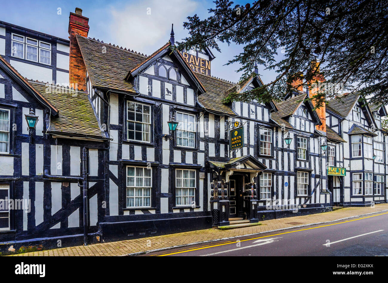 Old historic centre of droitwich spa famous as a salt mining town and thermal bath spa town old