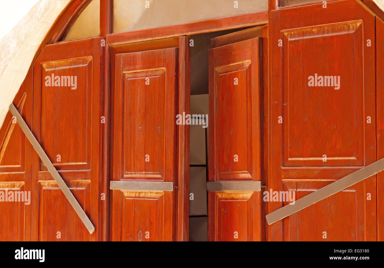 Old oak wooden doors hi-res stock photography and images - Alamy