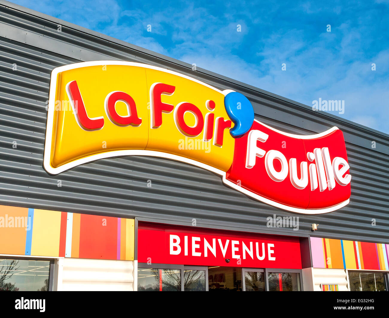 La Foir Fouille Shopping Store Chatellerault Vienne France Stock Photo Alamy La Foir Fouille Shopping Store Chatellerault Vienne France Stock Photo Alamy