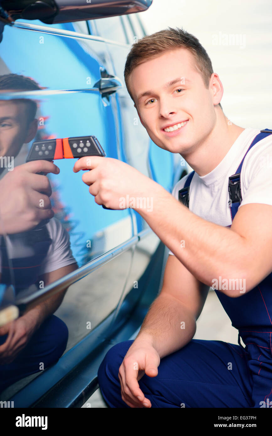 Car mechanic at the service station Stock Photo Alamy