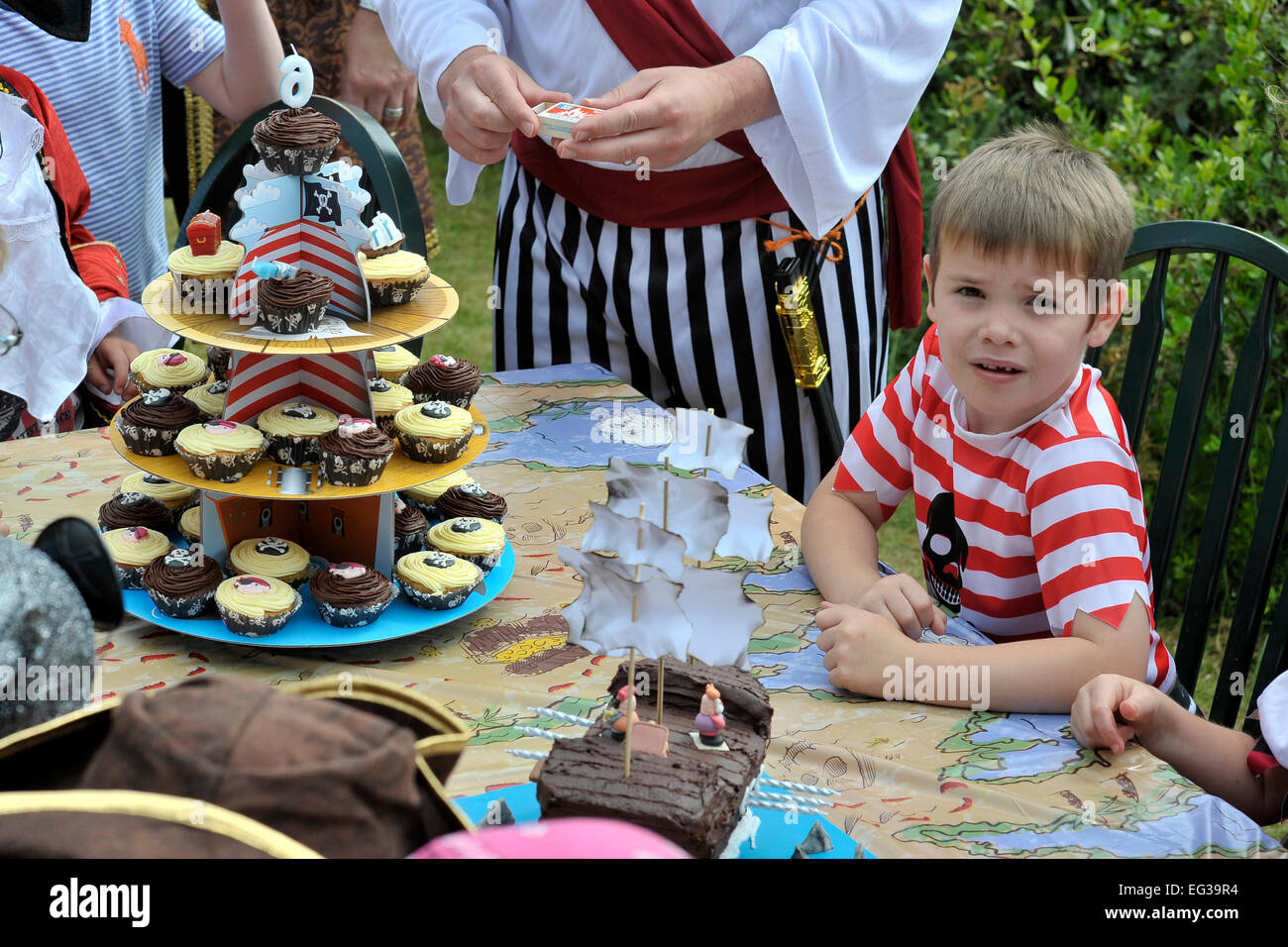 28 Pirate Cake Stock Photos, High-Res Pictures, and Images - Getty Images