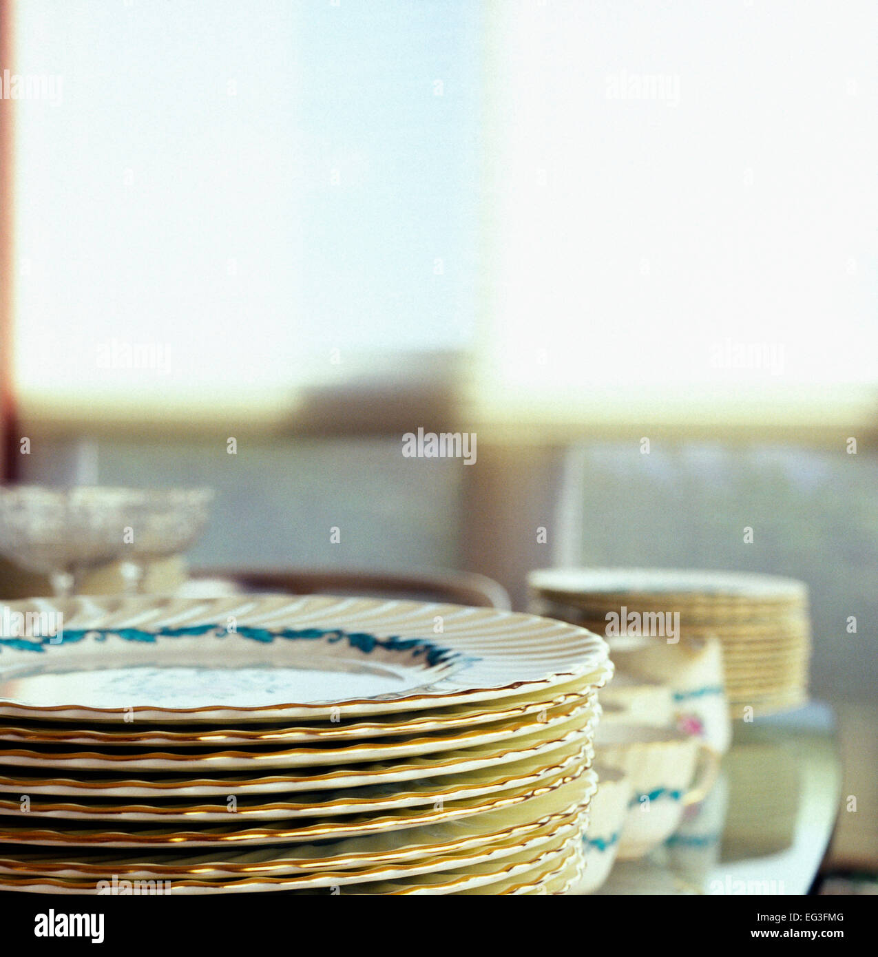 A stack of plates Stock Photo Alamy