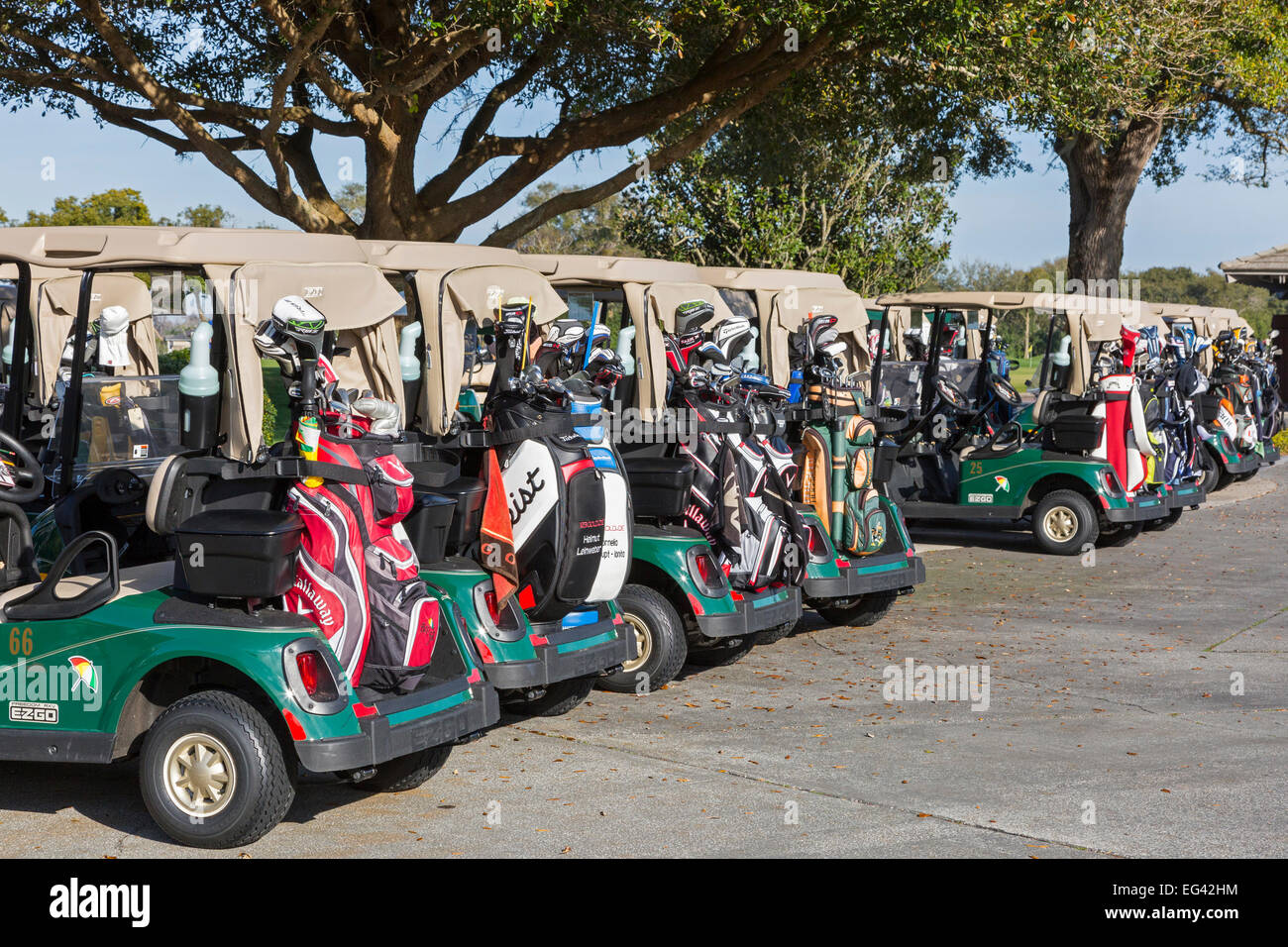 Golf buggies hires stock photography and images Alamy