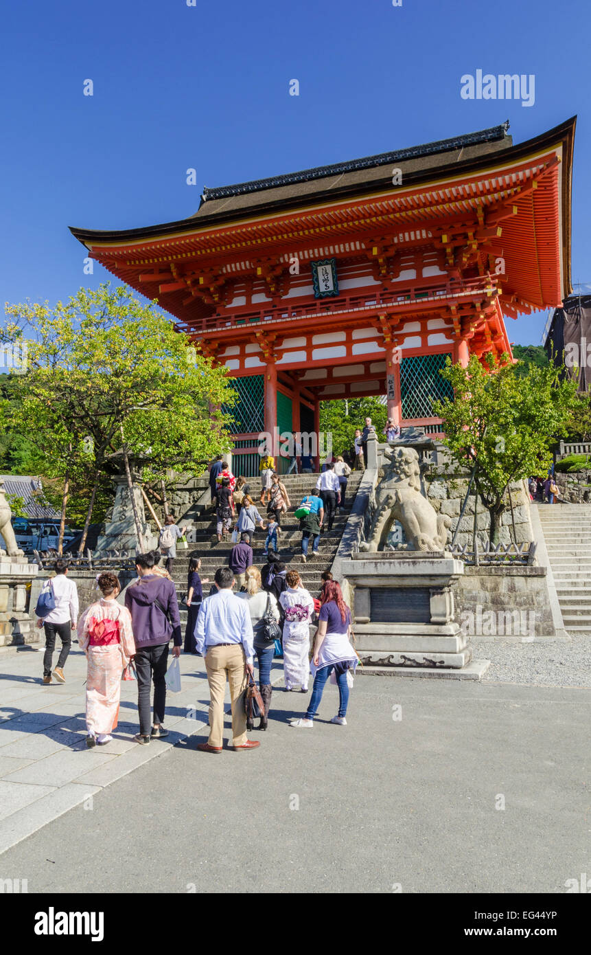 Deva gate entrance to the Kiyomizudera Temple, Kyoto, Kansai, Japan Stock Photo