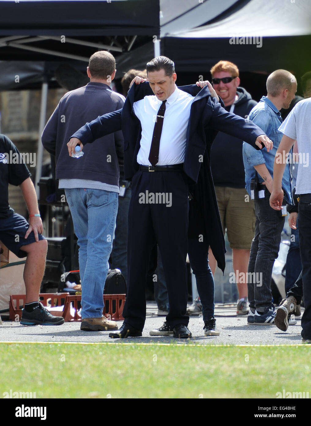 legend derek sneakers