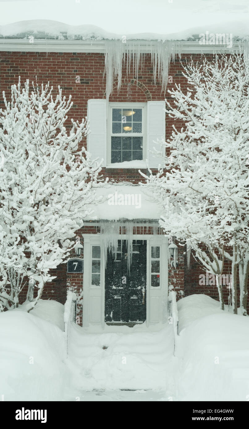 Lexington, MA, USA. 15th Feb, 2015. Apartment Building entrance covered