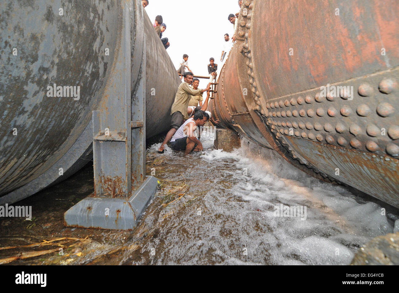 the Bhiwandi water pipeline Mumbai, one of the major supply pipes for the city has burst Stock