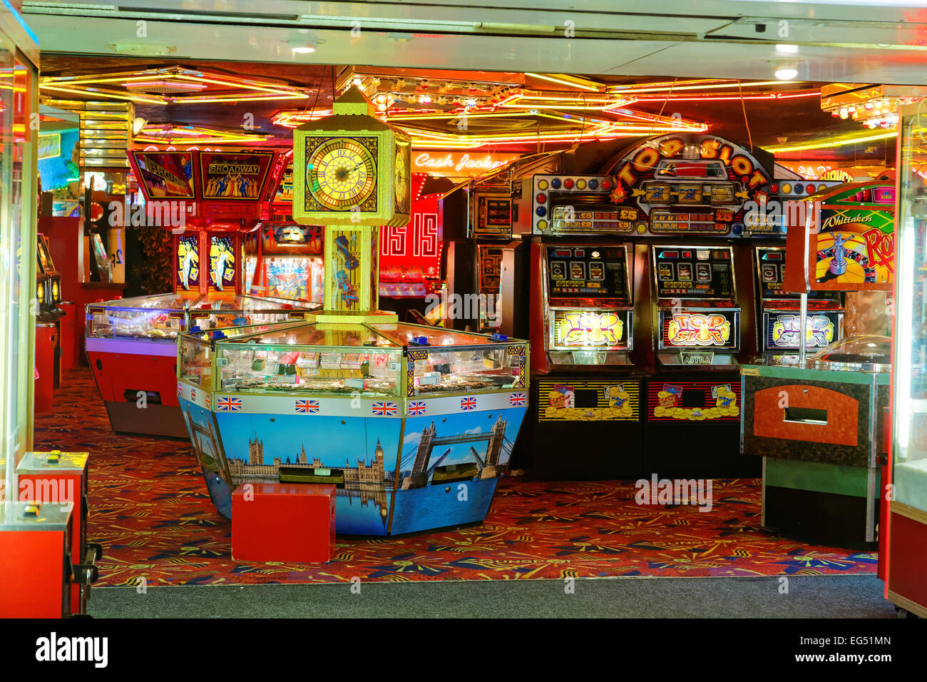 amusement arcades in Southend late at night Stock Photo