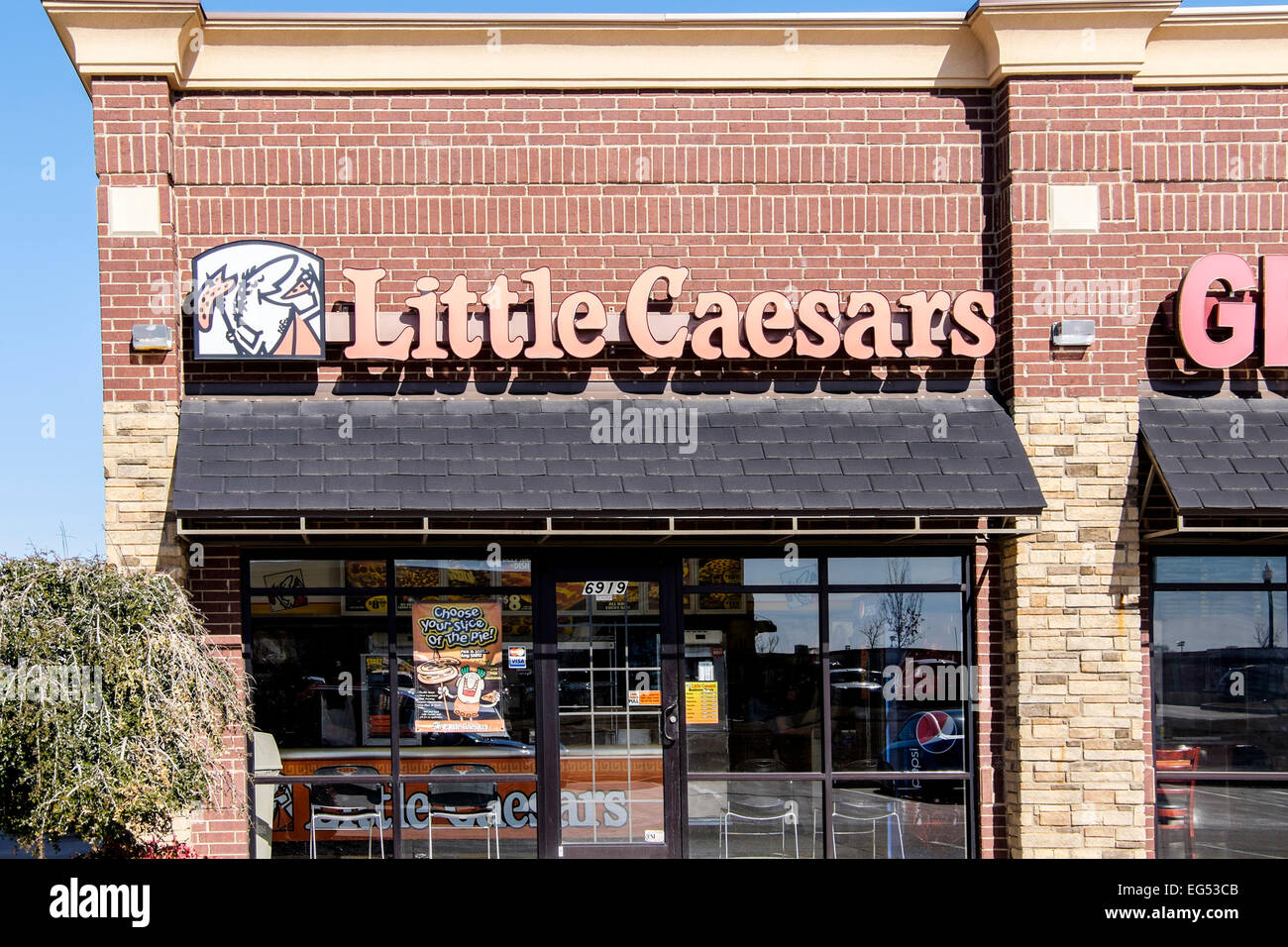 Little Caesars pizza parlor exterior, a chain eatery in Oklahoma City, Oklahoma, USA. Stock Photo