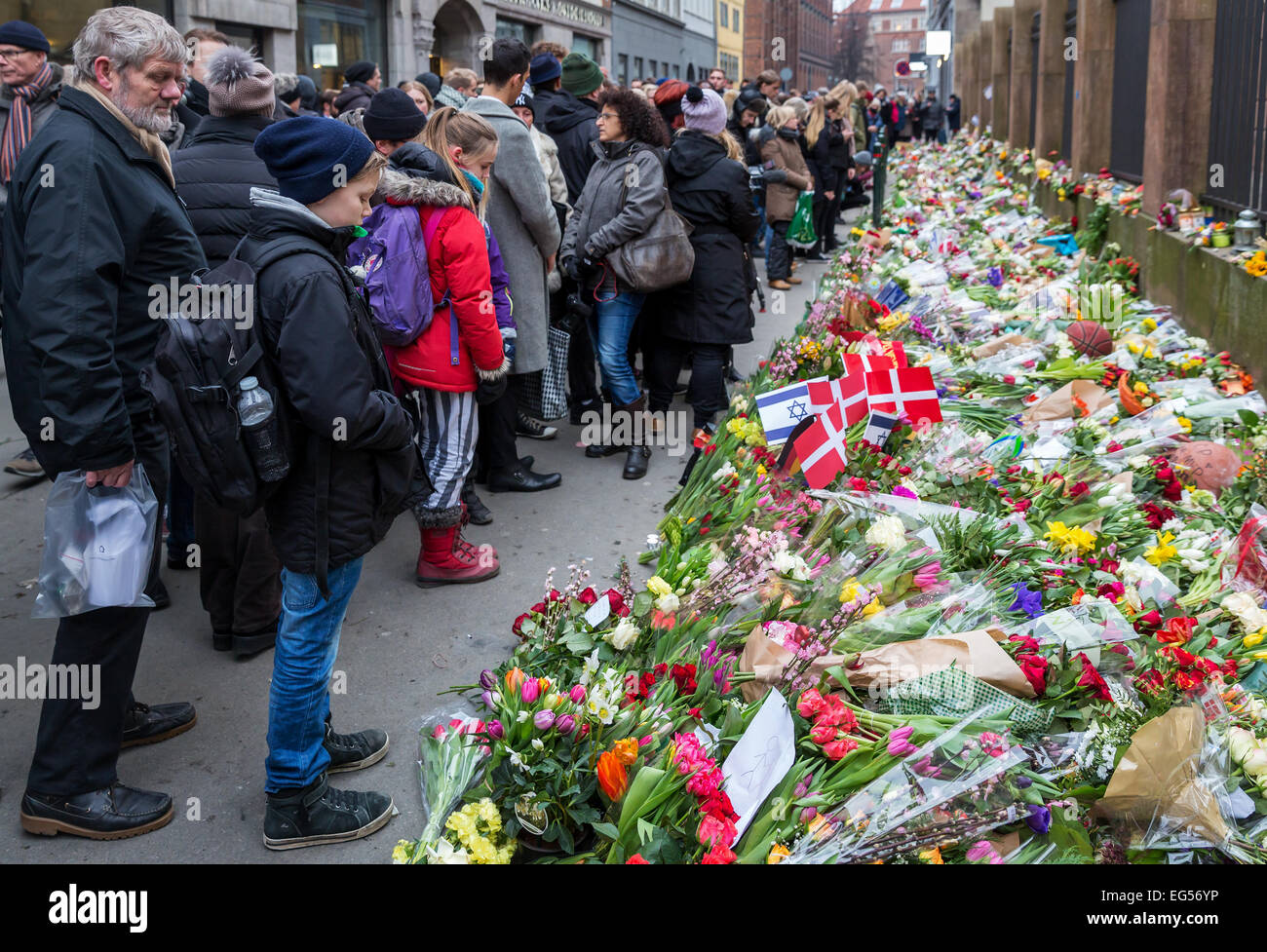 People laying flowers to commemorate for the man killed at Copenhagen's main synagogue during the terrorist attack on 15 February 2015, Denmark Stock Photo