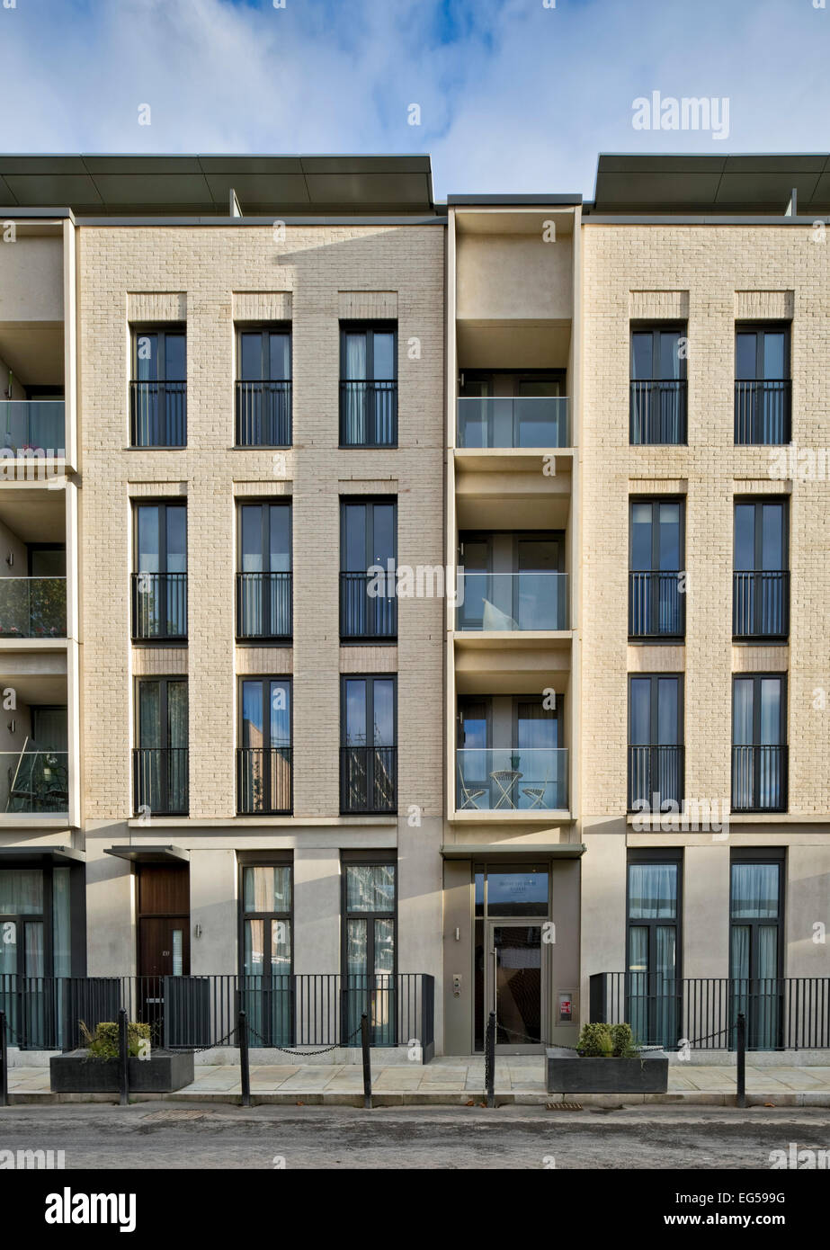 Portobello Square Housing, London, United Kingdom. Architect PRP