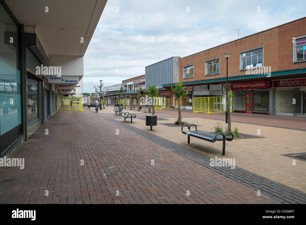 Empty shops high street uk hi-res stock photography and images - Alamy
